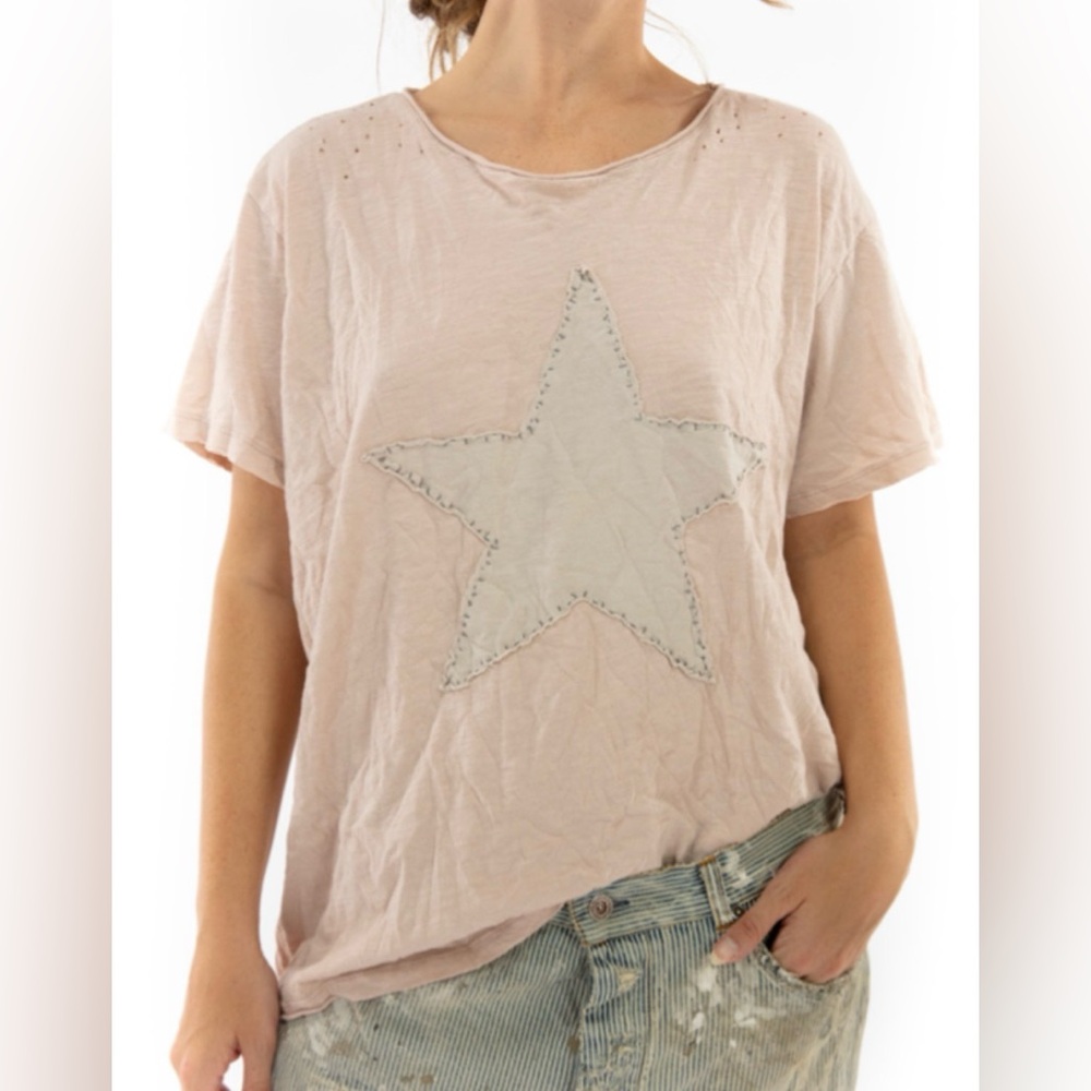 NWT Magnolia Pearl Mauve Star Applique Tee